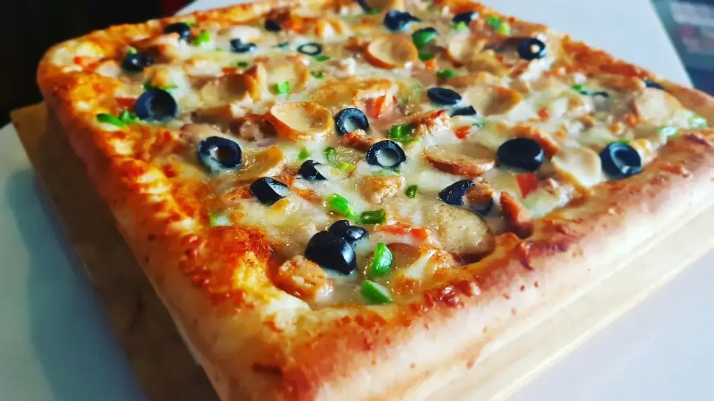 Square Medium Hot Peri Peri Pizza